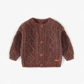 Cardigan de maille brun en polyester recyclé, naissance 
 || Brown knitted cardigan in recycled polyester, newborn