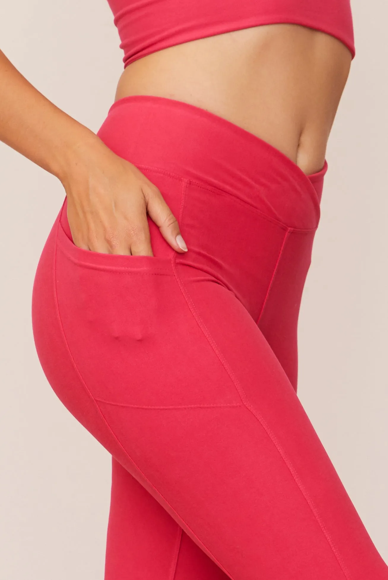 Lychee Ruched Crossover Pocket Legging