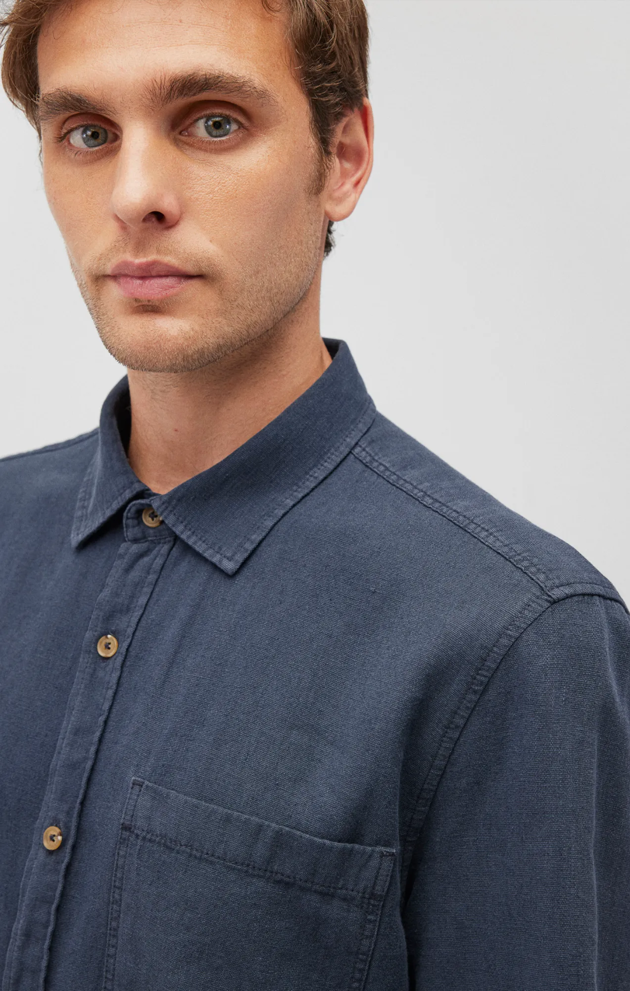 ONE POCKET BUTTON-UP SHIRT IN COLLEGIATE BLUE