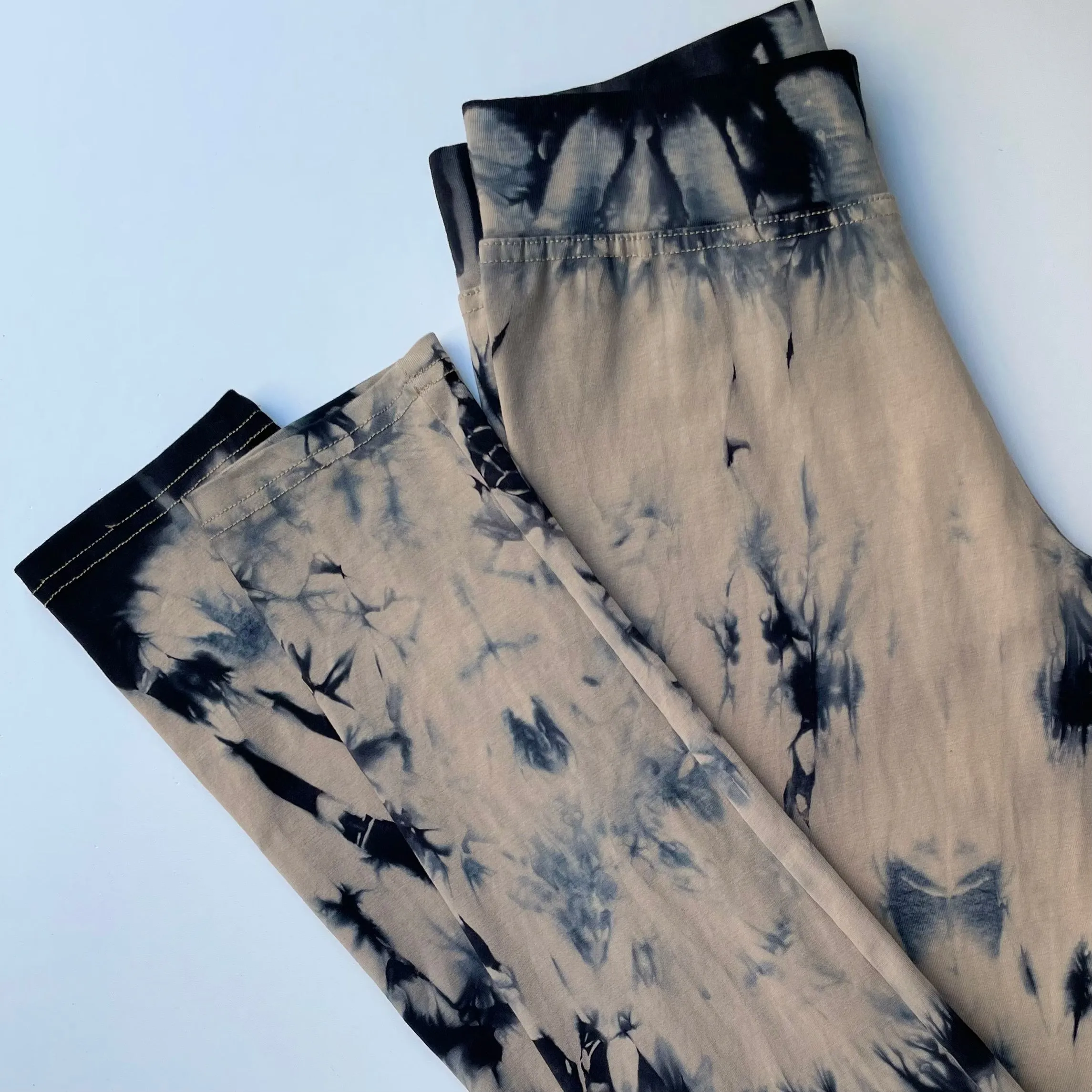 Tie Dye Yoga Leggings - Stone & Black